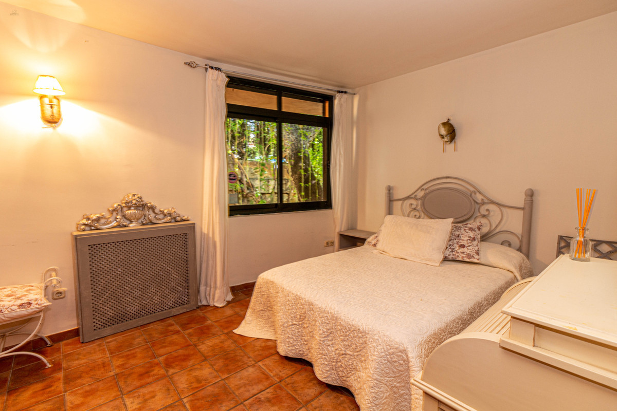 Thumbnail von Villa For Sale in Calahonda, Málaga