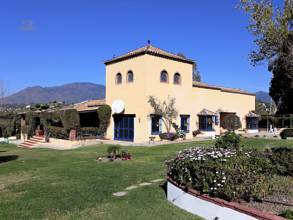 Thumbnail von Villa For Sale in Estepona, Málaga
