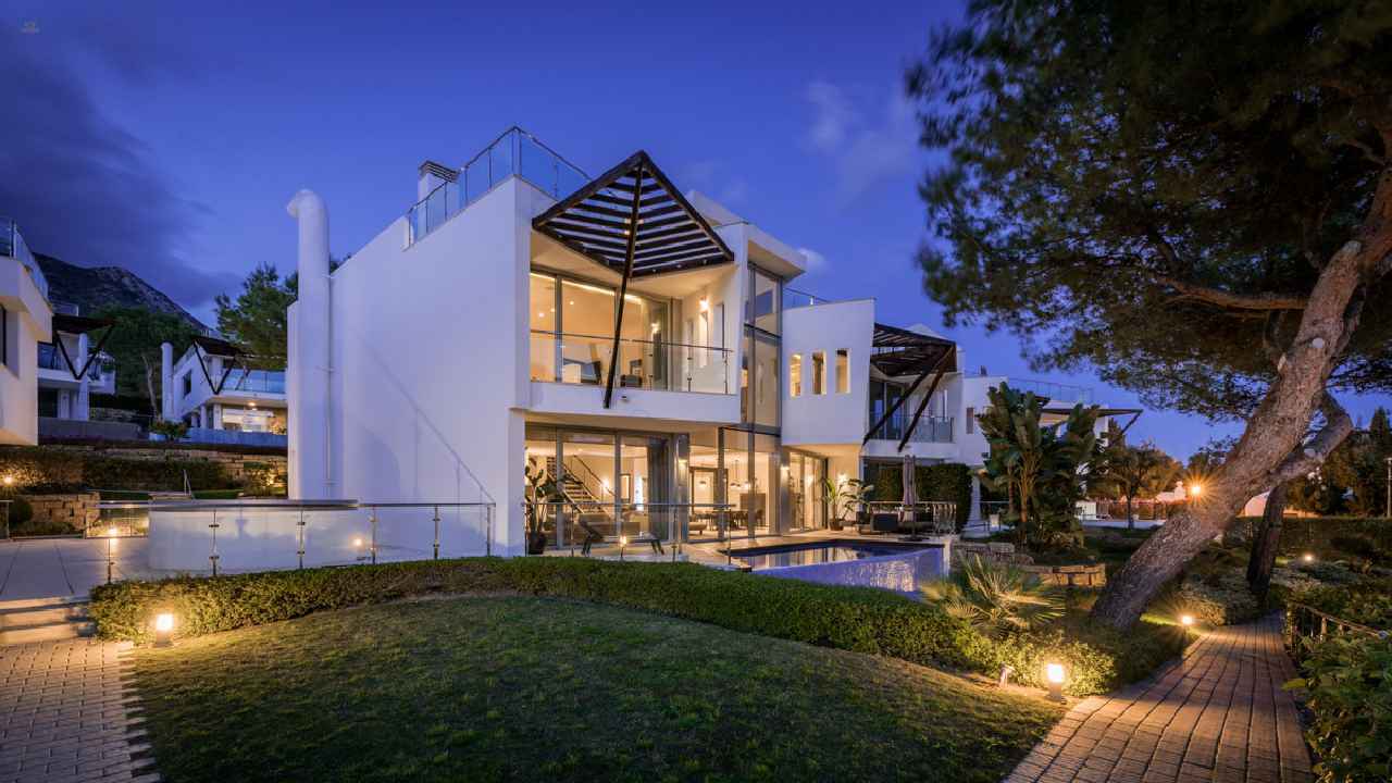 Villa For Sale in Marbella, Málaga