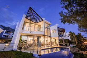 Thumbnail von Villa For Sale in Marbella, Málaga