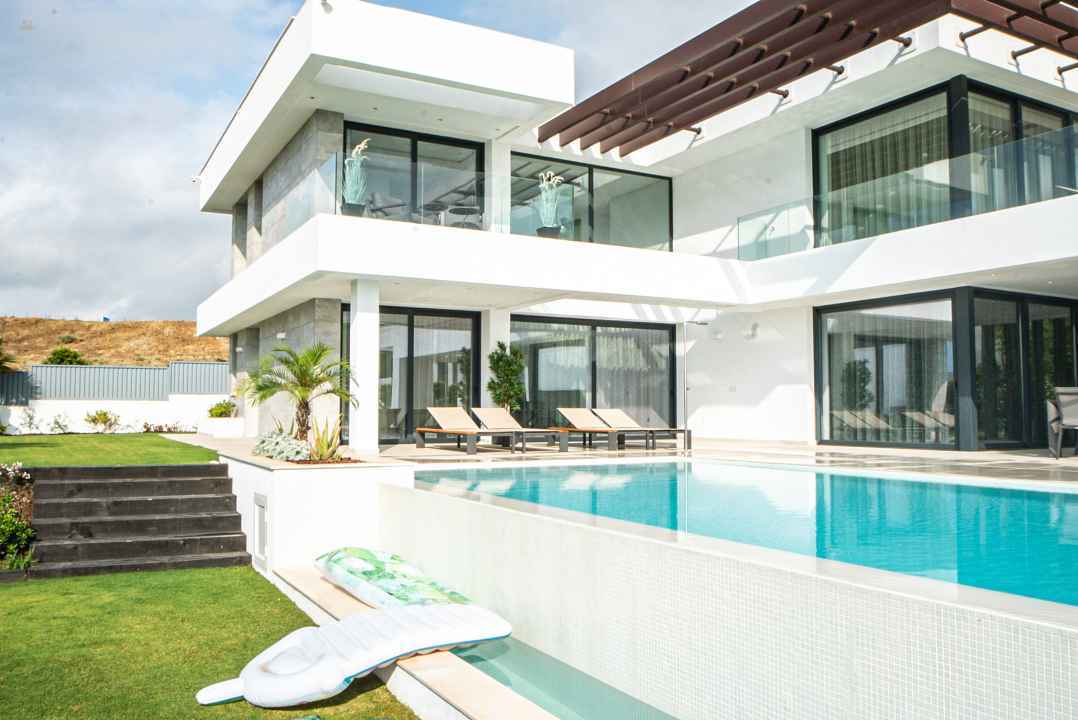Villa For Sale in Estepona, Málaga