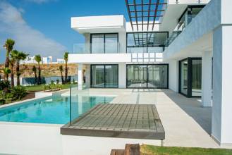Thumbnail von Villa For Sale in Estepona, Málaga