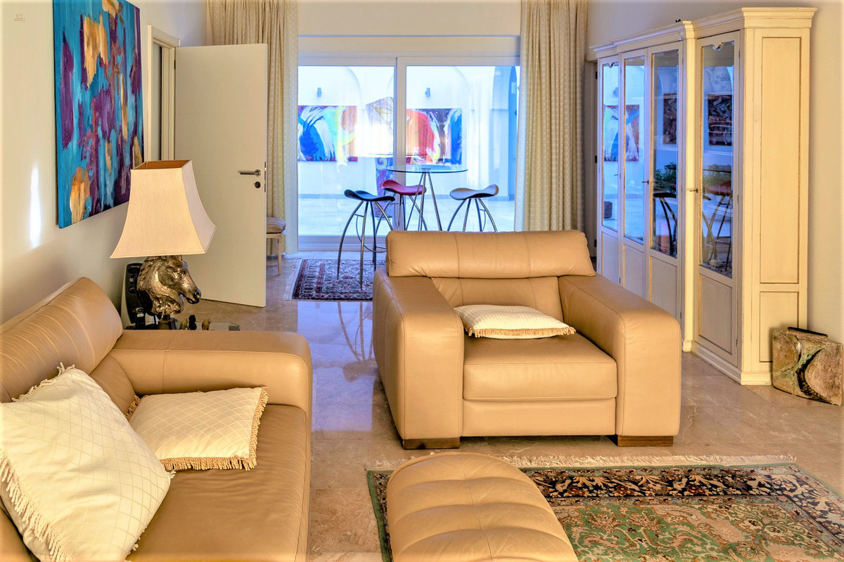 Thumbnail von Villa For Sale in Calahonda, Málaga