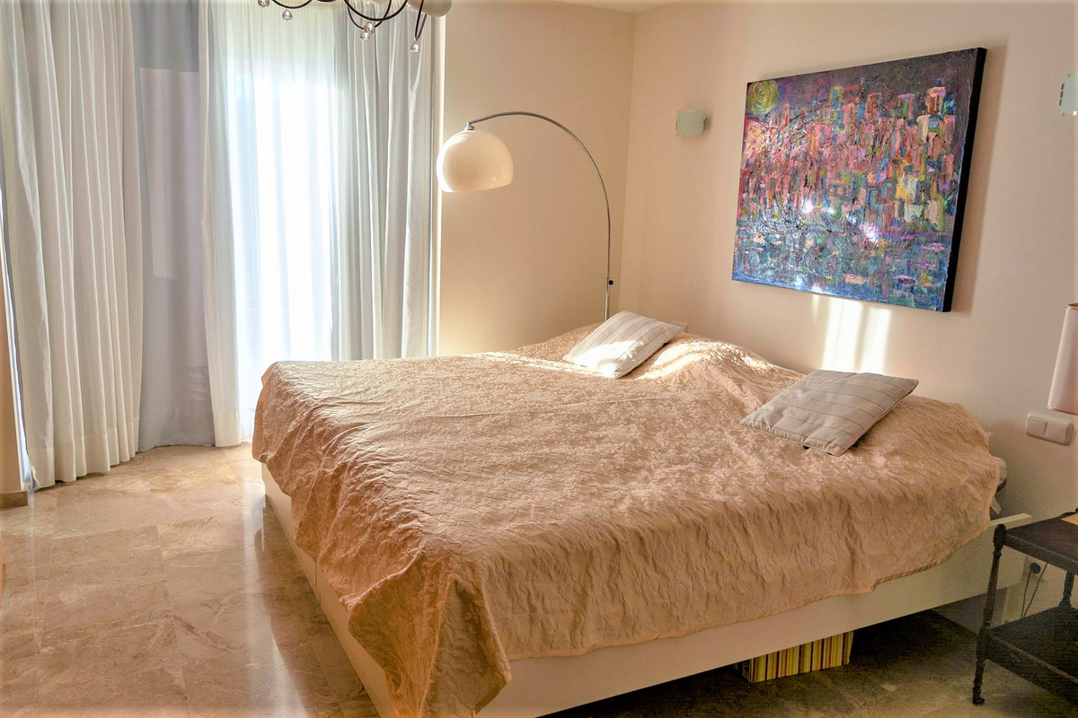 Thumbnail von Villa For Sale in Calahonda, Málaga