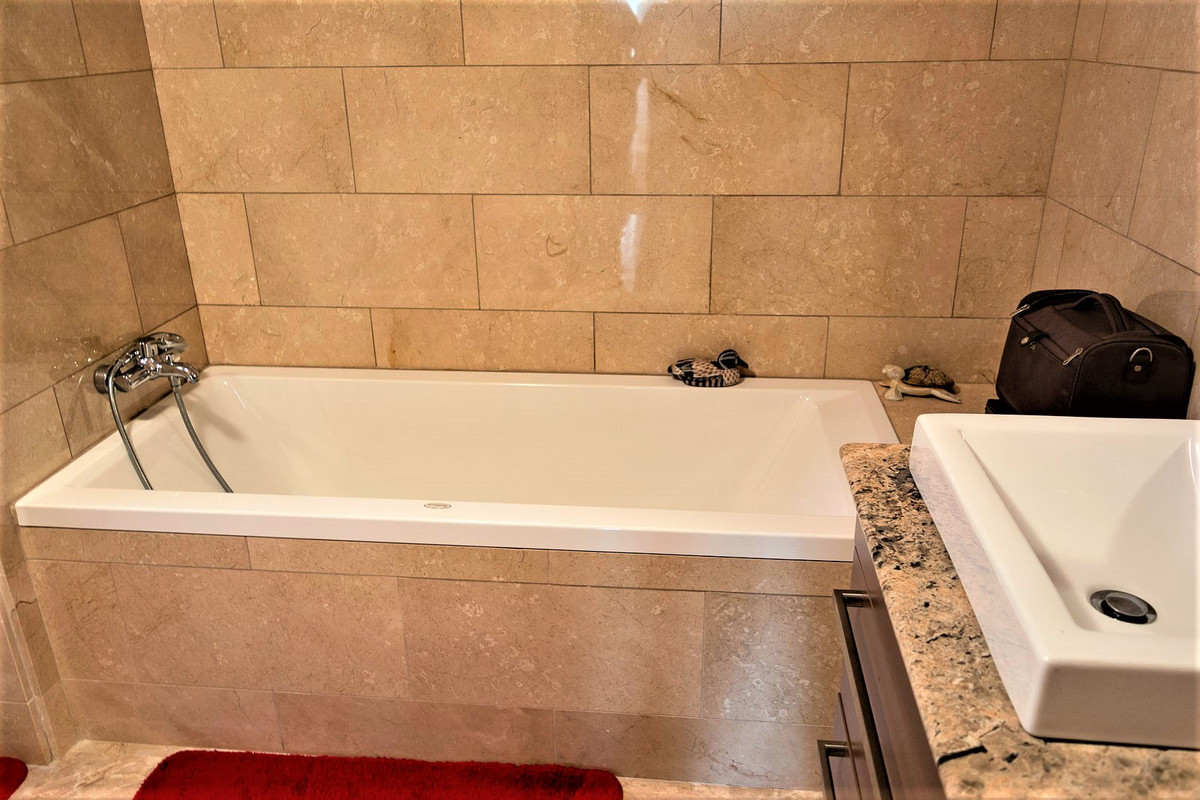 Thumbnail von Villa For Sale in Calahonda, Málaga