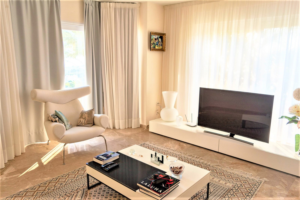 Thumbnail von Villa For Sale in Calahonda, Málaga