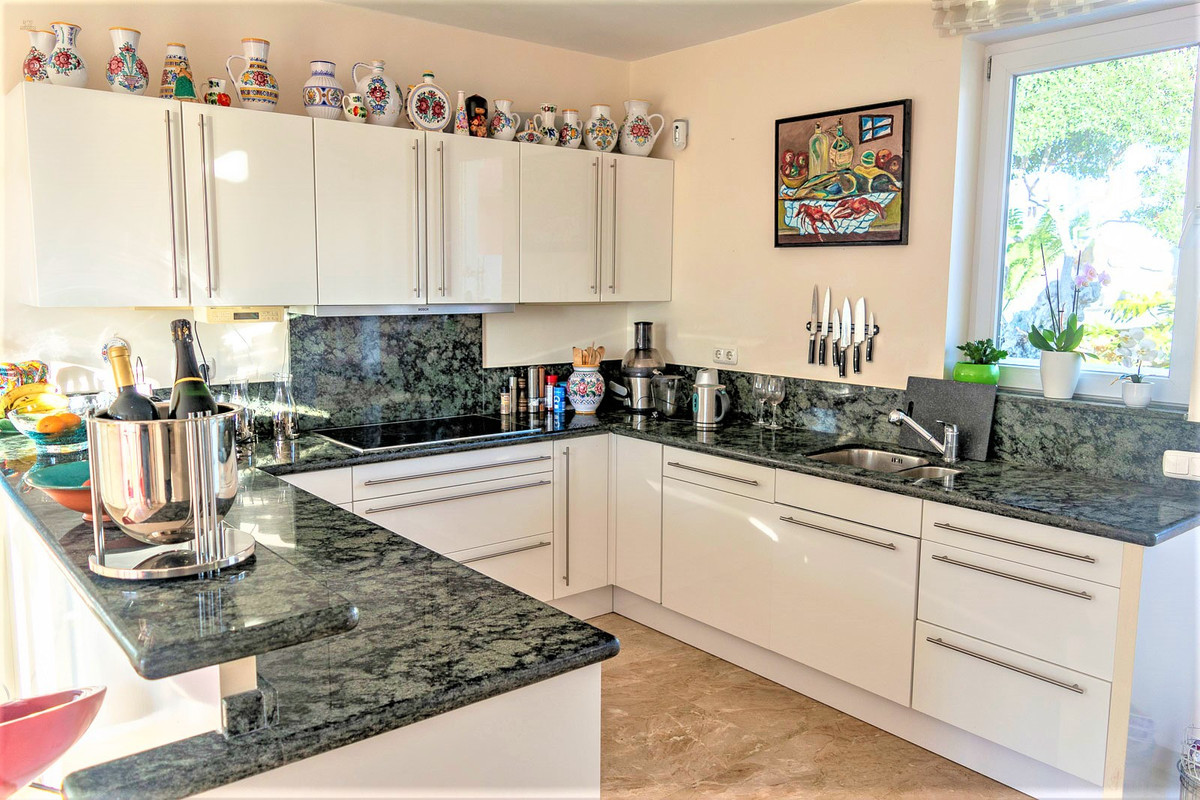 Thumbnail von Villa For Sale in Calahonda, Málaga