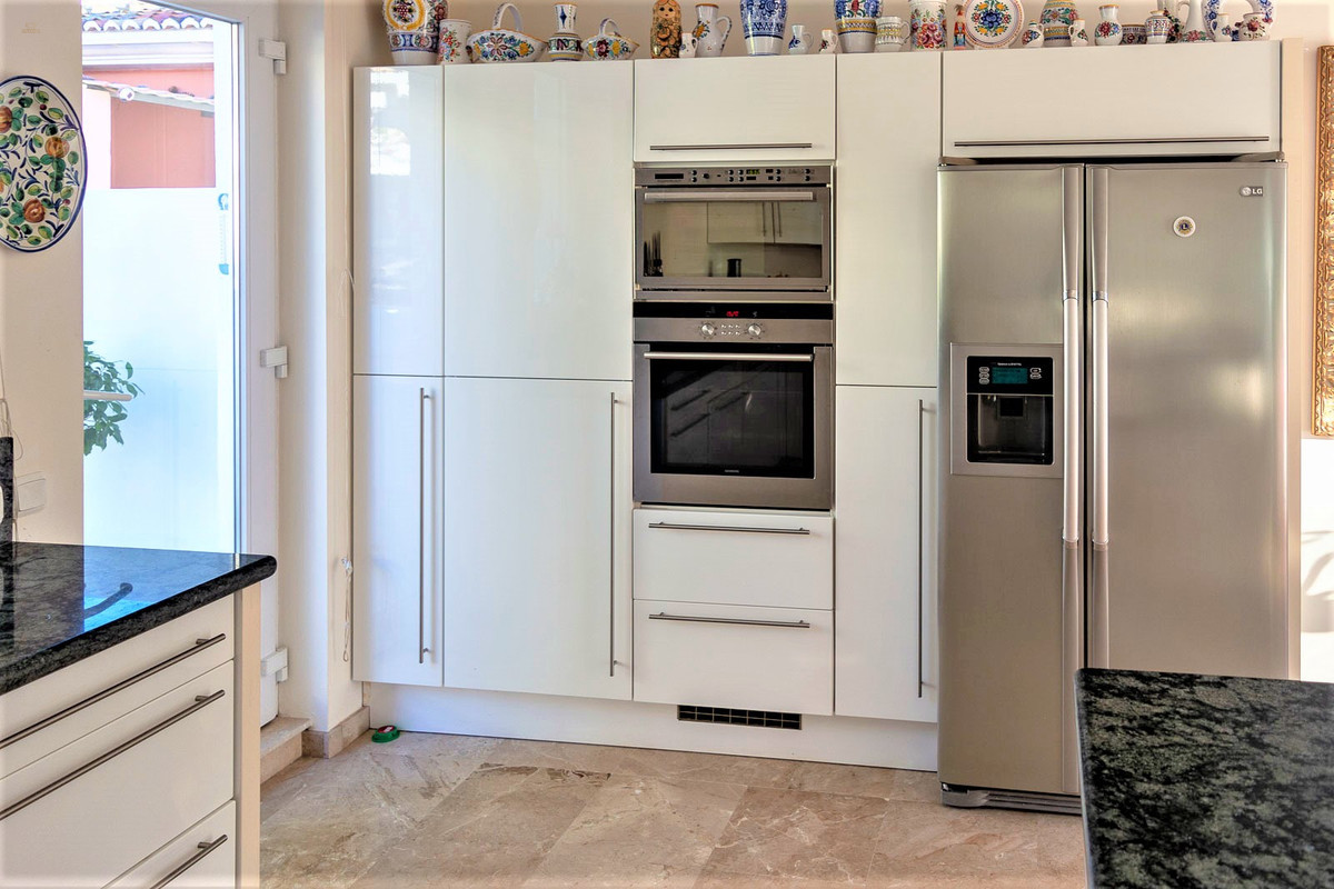 Thumbnail von Villa For Sale in Calahonda, Málaga