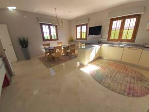 Thumbnail von Villa For Sale in Estepona, Málaga