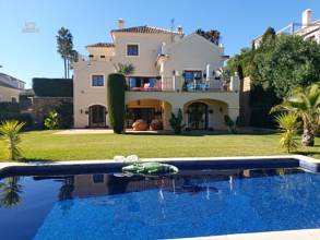 Thumbnail von Villa For Sale in Estepona, Málaga