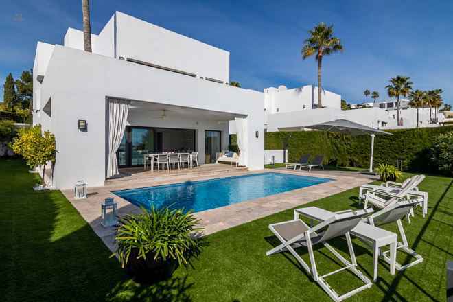 Villa For Sale in Benahavis, Málaga