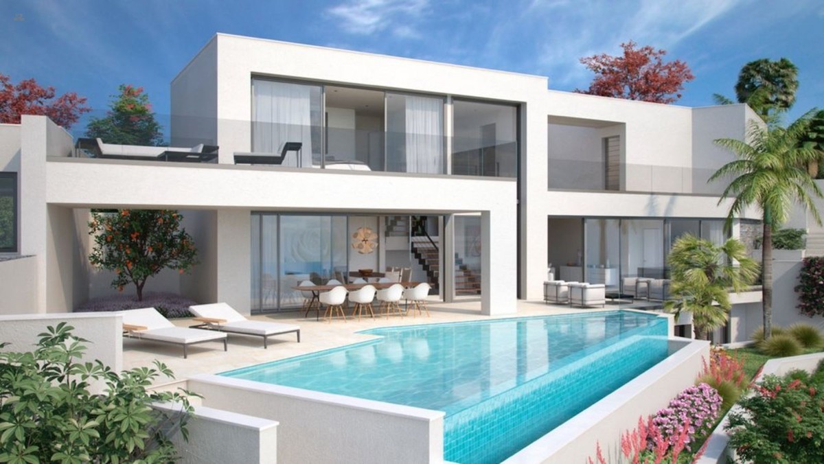 Villa For Sale in Benalmadena Costa, Málaga