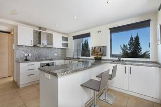 Thumbnail von Villa For Sale in Benahavis, Málaga