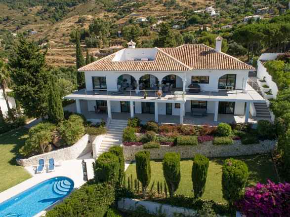 Villa For Sale in Mijas, Málaga