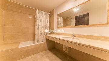 Thumbnail von Villa For Sale in Santa Clara, Málaga