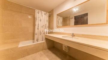 Thumbnail von Villa For Sale in Santa Clara, Málaga