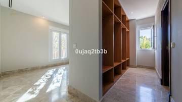 Thumbnail von Villa For Sale in Santa Clara, Málaga