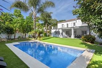 Thumbnail von Villa For Sale in San Pedro de Alcántara, Málaga