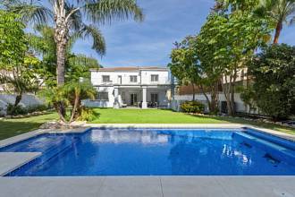 Thumbnail von Villa For Sale in San Pedro de Alcántara, Málaga