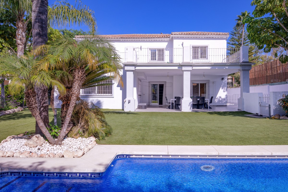 Villa For Sale in San Pedro de Alcántara, Málaga