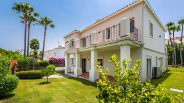 Thumbnail von Villa For Sale in San Pedro de Alcántara, Málaga