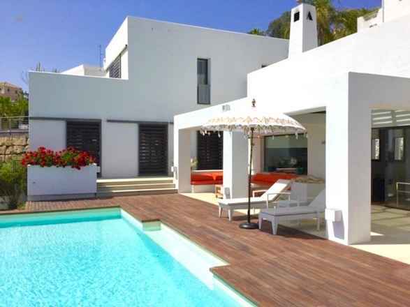 Villa For Sale in Benahavis, Málaga