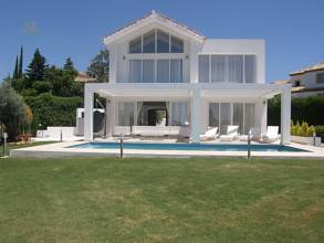 Thumbnail von Villa For Sale in Estepona, Málaga