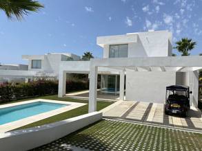 Thumbnail von Villa For Sale in Rio Real, Málaga