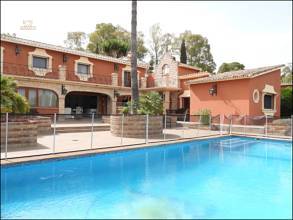 Thumbnail von Villa For Sale in Benahavis, Málaga
