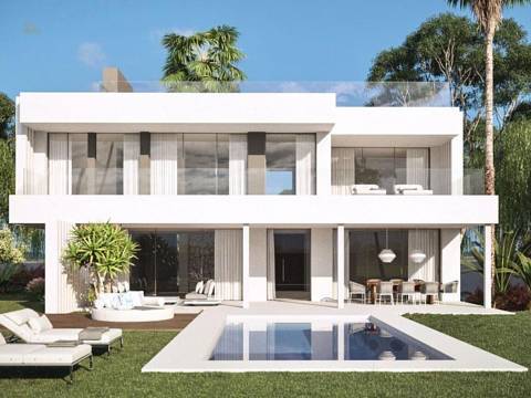 Villa For Sale in Estepona, Málaga