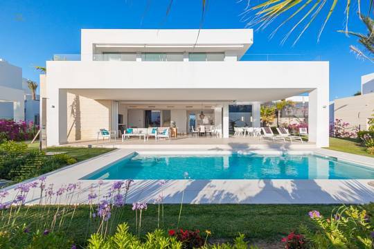 Villa For Sale in Marbella, Málaga