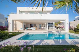 Thumbnail von Villa For Sale in Marbella, Málaga