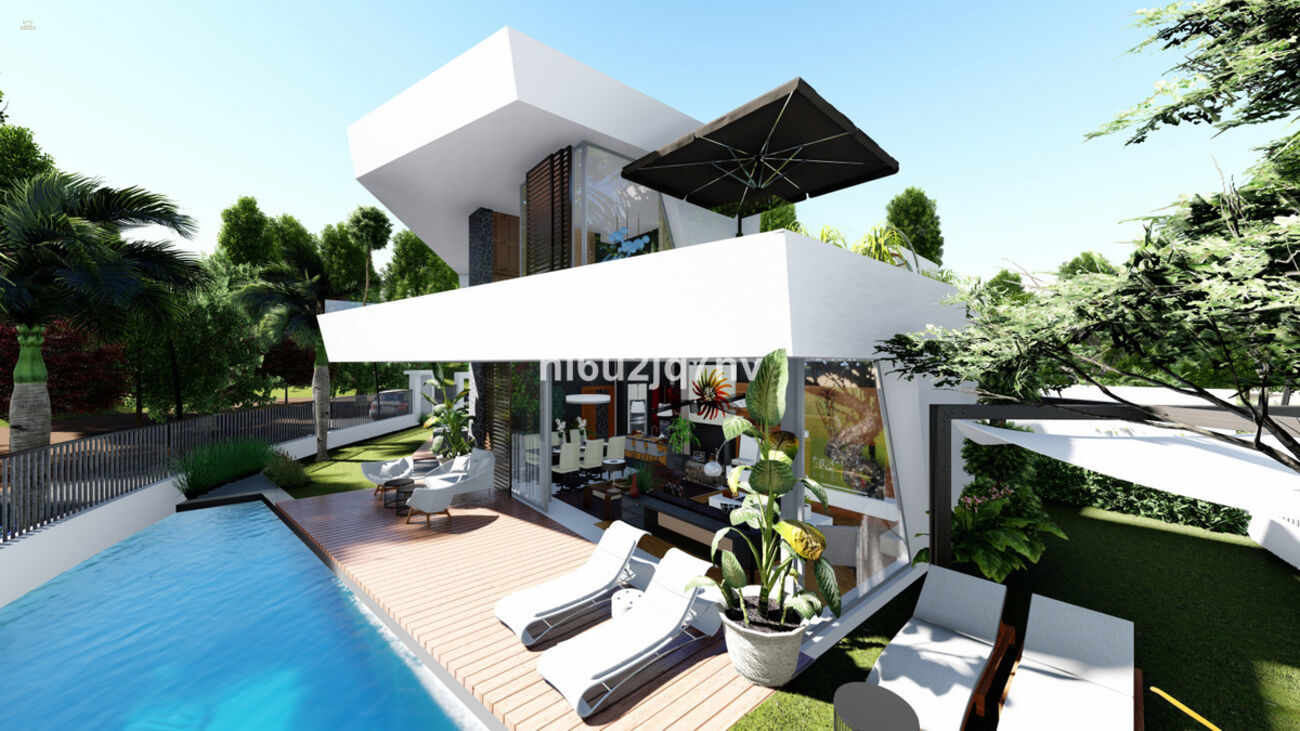 Villa For Sale in New Golden Mile, Málaga