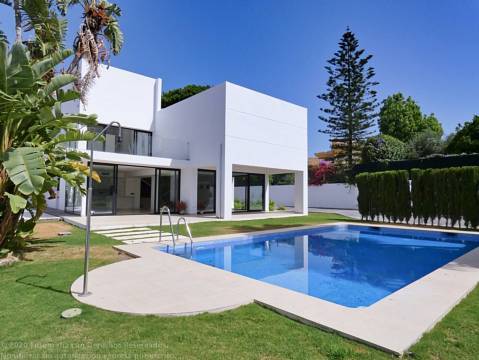 Villa For Sale in Marbella, Málaga