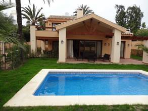 Thumbnail von Villa For Sale in Elviria, Málaga
