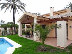 Thumbnail von Villa For Sale in Elviria, Málaga