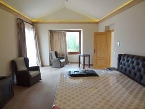 Thumbnail von Villa For Sale in Elviria, Málaga