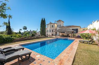 Thumbnail von Villa For Sale in Estepona, Málaga