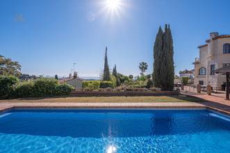 Thumbnail von Villa For Sale in Estepona, Málaga