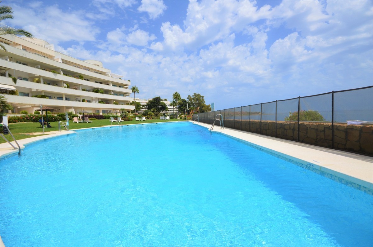 Thumbnail von Apartment For Sale in New Golden Mile, Málaga