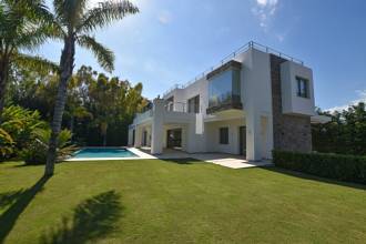  Estepona Villa ES135344
