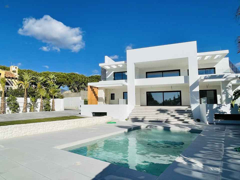  Marbella Villa ES131779