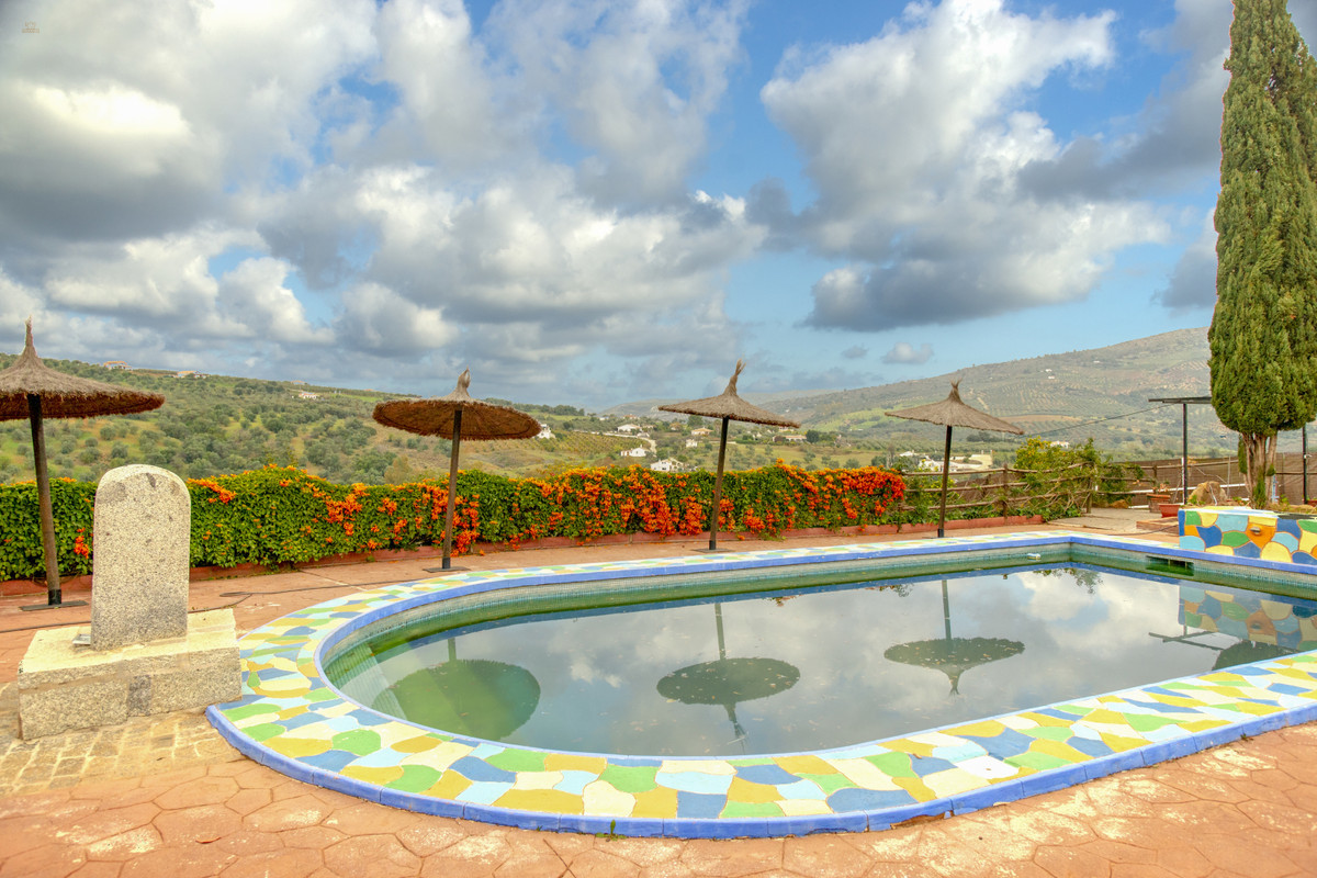 Thumbnail von Commercial Property For Sale in Guaro , Málaga