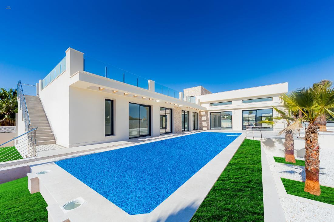 Villa For Sale in Torrevieja, Alicante