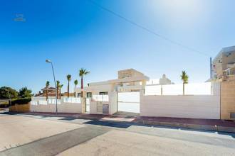 Thumbnail von Villa For Sale in Torrevieja, Alicante