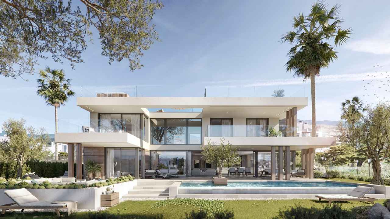 Villa For Sale in New Golden Mile, Málaga 