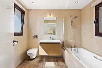 Thumbnail von Villa For Sale in Benahavis, Málaga