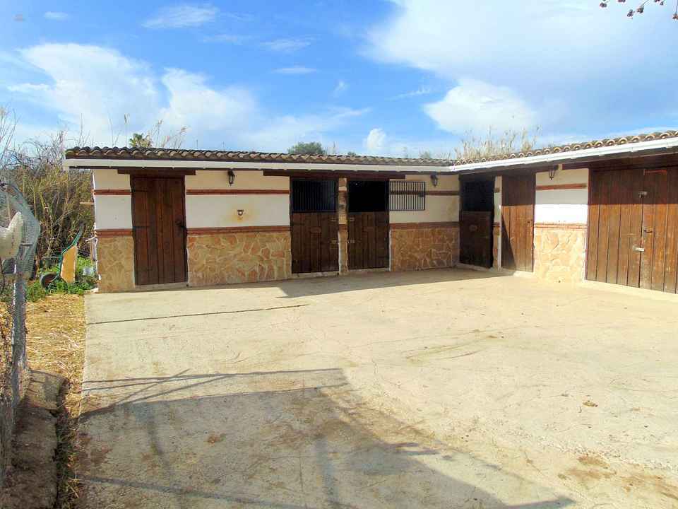 Commercial Property For Sale in Coin, Málaga