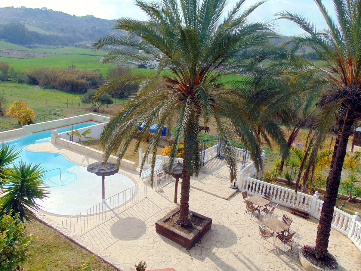 Thumbnail von Commercial Property For Sale in Coin, Málaga