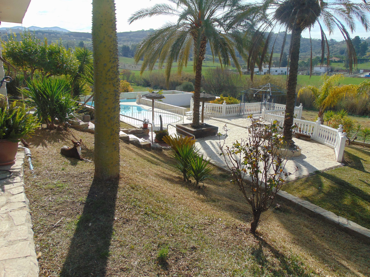 Thumbnail von Commercial Property For Sale in Coin, Málaga